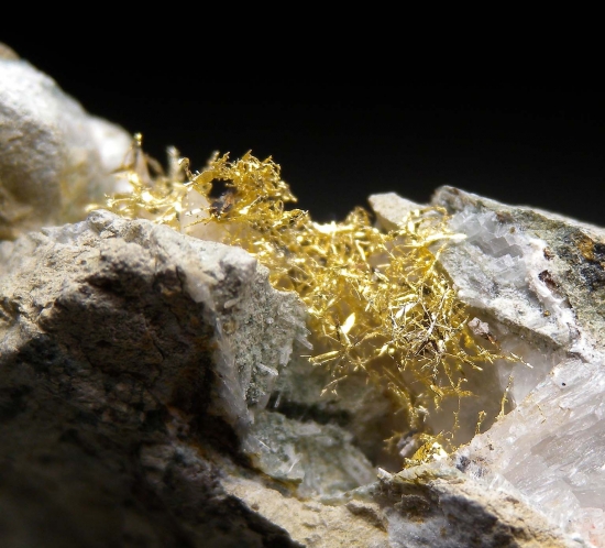 Gold from Olinghouse Mine, Washoe Co., Nevada, USA [db_pics/pics/mk935d.jpg]