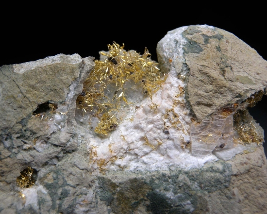 Gold from Olinghouse Mine, Washoe Co., Nevada, USA [db_pics/pics/mk935e.jpg]