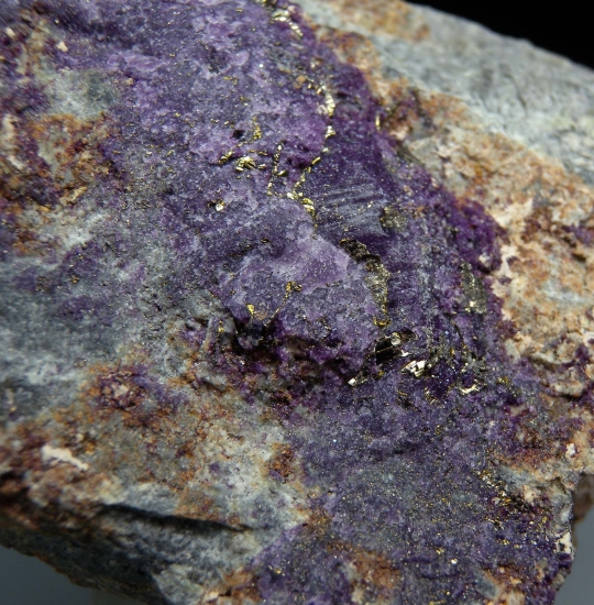 Calaverite with Fluorite from Cresson Mine, Cripple Creek, Teller Co., Colorado, USA [db_pics/pics/mk942b.jpg]
