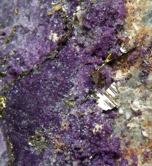 Calaverite with Fluorite from Cresson Mine, Cripple Creek, Teller Co., Colorado, USA [db_pics/pics/mk942c.jpg]