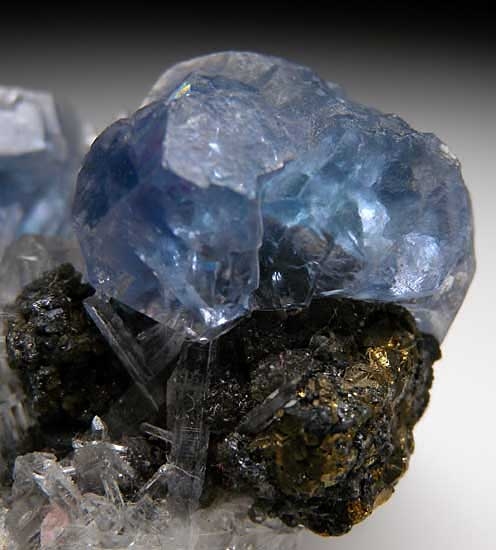 Fluorite on Quartz from Sweet Home Mine, Alma, Colorado [db_pics/pics/na157c.jpg]