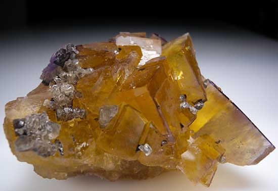 Fluorite from Cave in Rock, Hardin Co., Illinois [db_pics/pics/na169b.jpg]