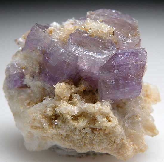 Apatite from Harvard Quarry, Greenwood, Oxford Co., Maine [db_pics/pics/na251a.jpg]