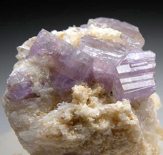 Apatite from Harvard Quarry, Greenwood, Oxford Co., Maine [db_pics/pics/na251b.jpg]