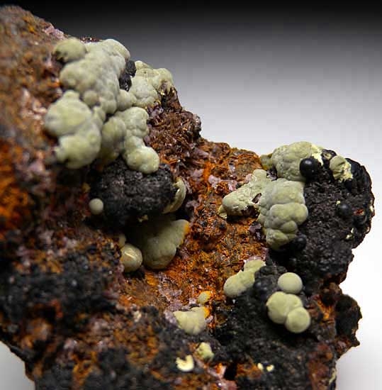 Kidwellite from Polk Co., Arkansas, USA [db_pics/pics/na271b.jpg]