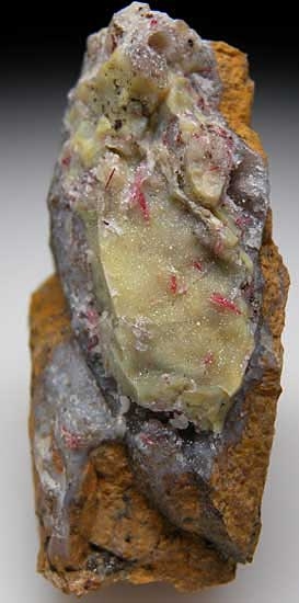Idrialite with Cinnabar from Culver-Baer Mine, Little Sulfur Creek, Sonoma Co., California [db_pics/pics/na272a.jpg]