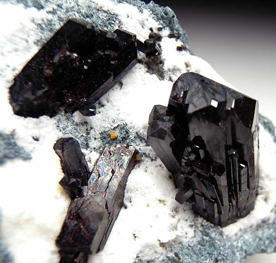 Neptunite from Benitoite Gem Mine, San Benito Co., California [db_pics/pics/na304d.jpg]