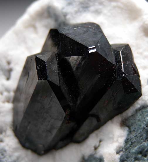 Neptunite from Benitoite Gem Mine, San Benito Co., California [db_pics/pics/na305c.jpg]