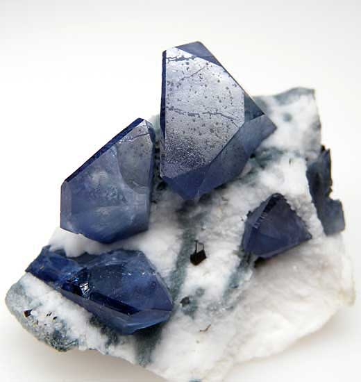Benitoite from Gem Mine, San Benito Co., California [db_pics/pics/na414b.jpg]