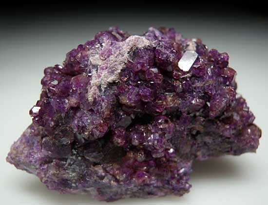 Manganvesuvianite from Jeffrey Mine, Asbestos, Quebec, Canada [db_pics/pics/na430a.jpg]