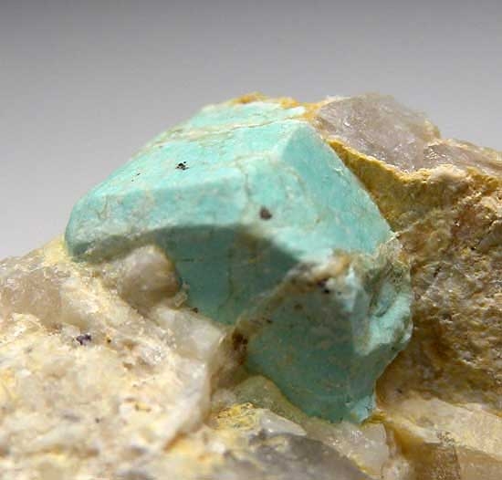 Turquoise after Aquamarine from Apache Canyon Mines, Turquoise Mtns., San Bernadino Co., California [db_pics/pics/na437b.jpg]