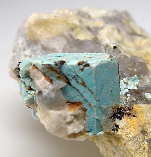 Turquoise after Aquamarine from Apache Canyon Mines, Turquoise Mtns., San Bernadino Co., California [db_pics/pics/na439b.jpg]