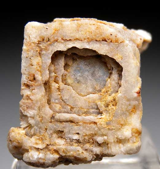 Quartz after Halite from Clay County, Kansas, USA [db_pics/pics/na493a.jpg]