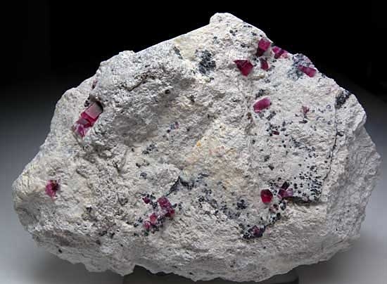 Red Beryl from Violet Claims, Wah Wah Mtns, Beaver Co., Utah [db_pics/pics/na618a.jpg]