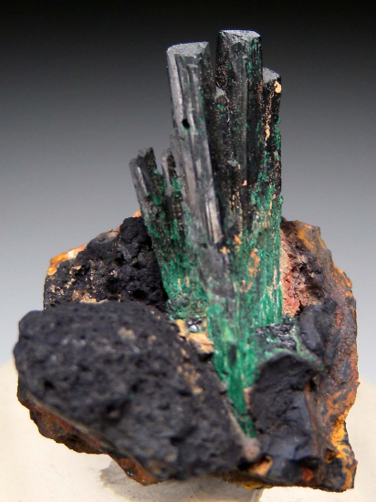 Atacamite from Mount Gunson Copper mines, Pernatty Lagoon, South Australia, Australia [db_pics/pics/p101a.jpg]
