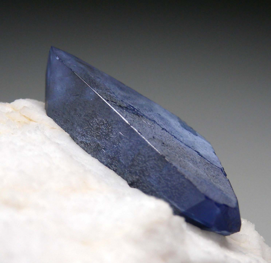 Benitoite from Gem Mine, San Benito Co., California, USA [db_pics/pics/p171b.jpg]