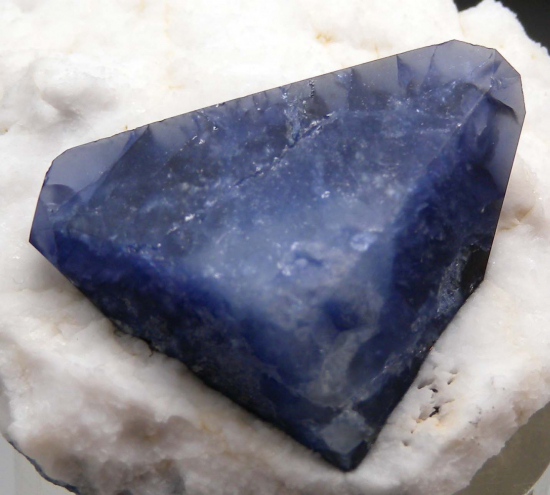 Benitoite from Gem Mine, San Benito Co., California, USA [db_pics/pics/p171d.jpg]
