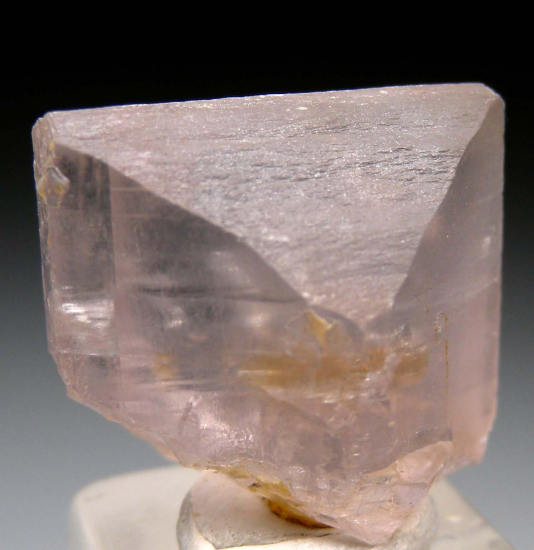Anhydrite from Leopoldshall, Stassfurt, Saxony, Germany [db_pics/pics/p174c.jpg]
