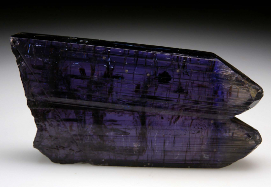 Tanzanite from Merelani Hills, Arusha, Tanzania [db_pics/pics/p176c.jpg]