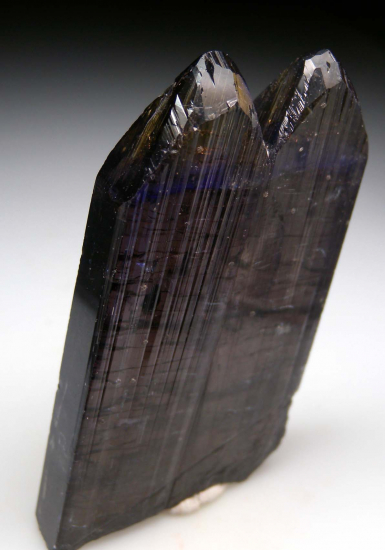 Tanzanite from Merelani Hills, Arusha, Tanzania [db_pics/pics/p176d.jpg]