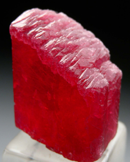 Rhodonite from Morro da Mina mine, Conselheiro Lafaiete, Minas Gerais, Brazil [db_pics/pics/p191c.jpg]