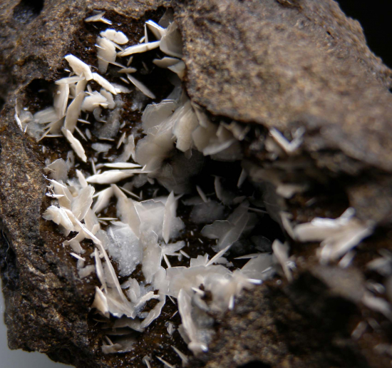 Levyne, Offretite from Beech Creek, Grant County, Oregon, USA [db_pics/pics/p192d.jpg]