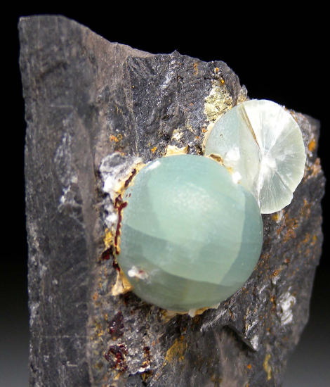 Wavellite from Laharran Quarry, Minane Bridge, County Cork, Ireland [db_pics/pics/p193b.jpg]