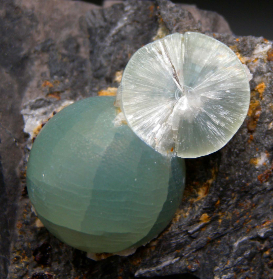 Wavellite from Laharran Quarry, Minane Bridge, County Cork, Ireland [db_pics/pics/p193c.jpg]
