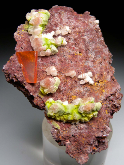 Wulfenite with Calcite, Mottramite from Los Lamentos, Chihuahua, Mexico [db_pics/pics/p194a.jpg]
