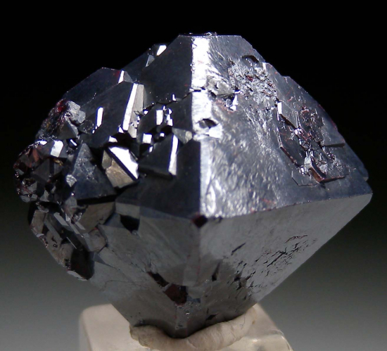 Cuprite from Poteryaevskoe Mine, Rubtsovskoe Deposit, Western Siberia, Russia [db_pics/pics/p253a.jpg]