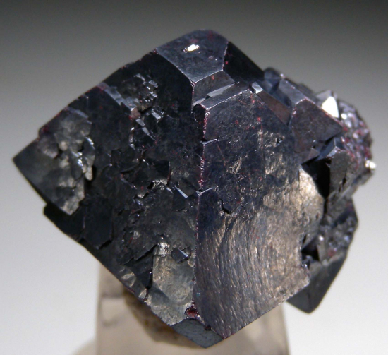 Cuprite from Poteryaevskoe Mine, Rubtsovskoe Deposit, Western Siberia, Russia [db_pics/pics/p253c.jpg]