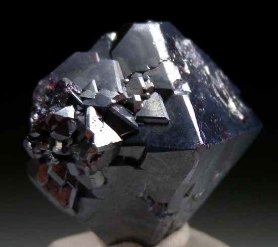 Cuprite from Poteryaevskoe Mine, Rubtsovskoe Deposit, Western Siberia, Russia [db_pics/pics/p253d.jpg]