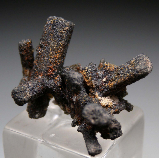 Acanthite ps. Pyrargyrite from Guanajuato, Mexico [db_pics/pics/p256b.jpg]