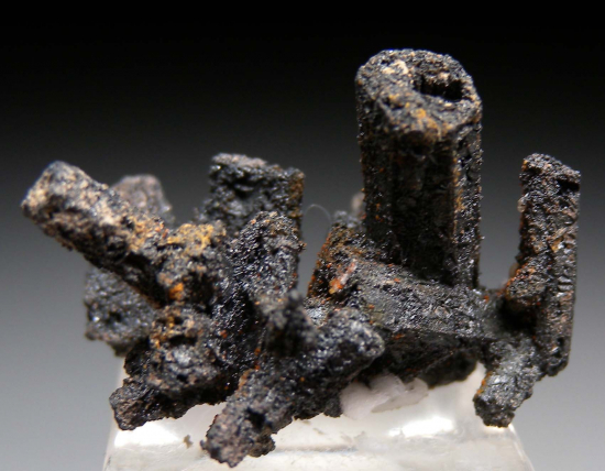 Acanthite ps. Pyrargyrite from Guanajuato, Mexico [db_pics/pics/p256d.jpg]
