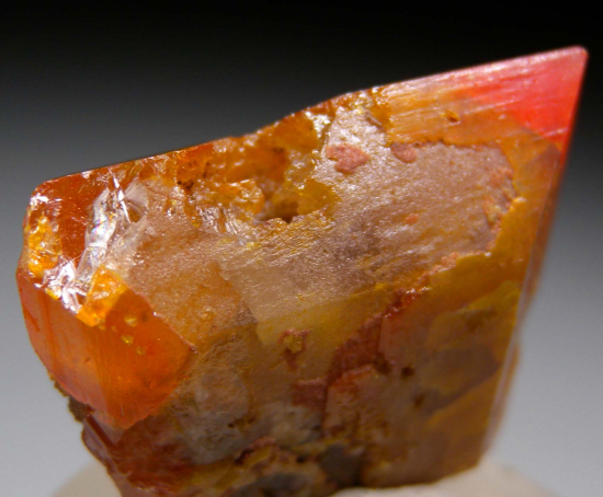 Wulfenite from Kimbanga, M'Fouati, Bouenza Dept., Rep. of Congo [db_pics/pics/p264b.jpg]