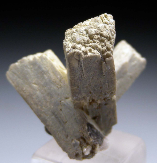 Calcite ps. Ilvaite from Dal'Negorsk, Russia [db_pics/pics/p266b.jpg]