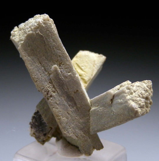Calcite ps. Ilvaite from Dal'Negorsk, Russia [db_pics/pics/p266c.jpg]