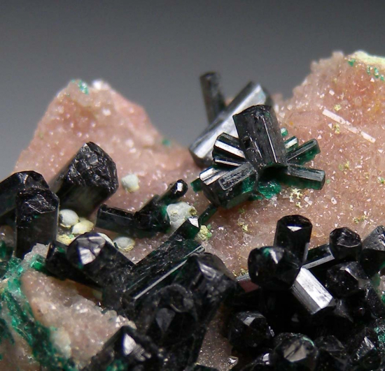 Brochantite from Tsumeb, Namibia [db_pics/pics/p270d.jpg]