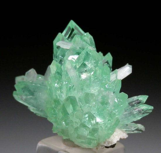 Stilbite on Apophyllite from Poona, Maharashtra State, India [db_pics/pics/p304c.jpg]