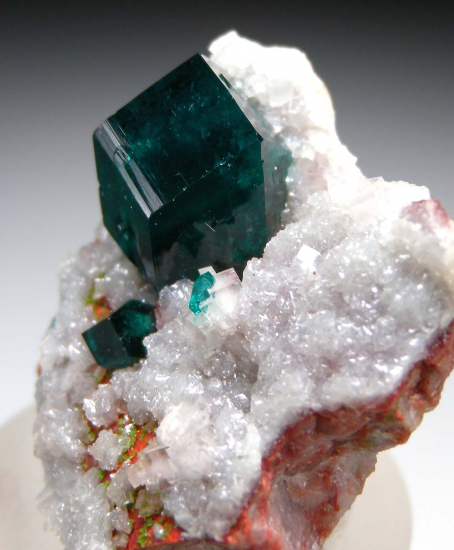 Dioptase from Tsumeb, Namibia [db_pics/pics/p307c.jpg]