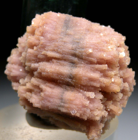 Indicolite with Lepidolite from Xanda Mine, Virgem da Lapa, Minas Gerais, Brazil [db_pics/pics/p315d.jpg]