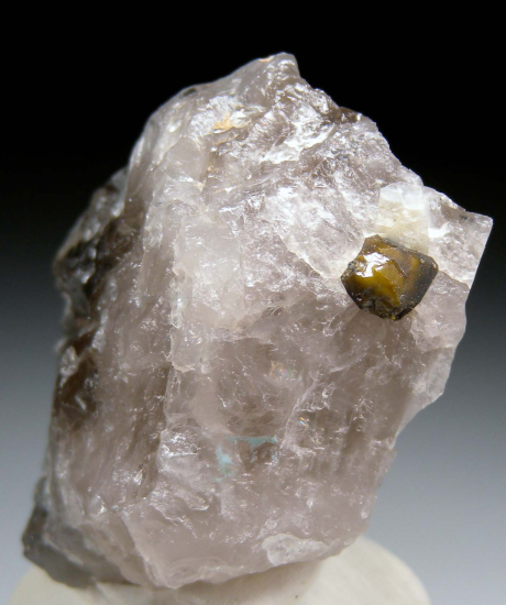 Microlite in Quartz from Amelia, Virginia, USA [db_pics/pics/p334a.jpg]