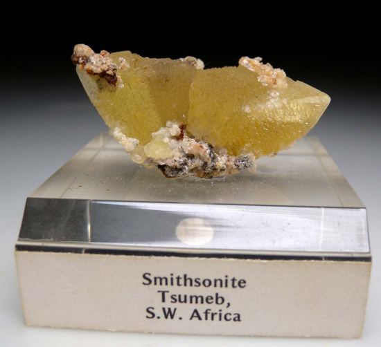 Smithsonite from Berg Aukas Mine, Grootfontein, Namibia [db_pics/pics/p335b.jpg]