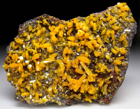 Mimetite from Guatomo Mine ('Hat Yai' mimetite locality), Tham Thalu, Bannang Sata District, Yala Province, Thailand [db_pics/pics/p380a.jpg]