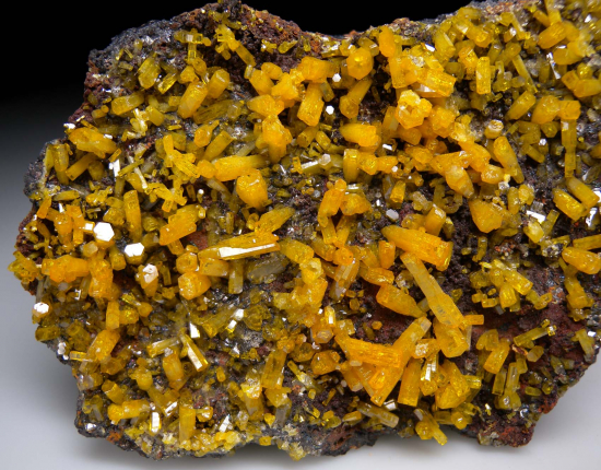 Mimetite from Guatomo Mine ('Hat Yai' mimetite locality), Tham Thalu, Bannang Sata District, Yala Province, Thailand [db_pics/pics/p380b.jpg]