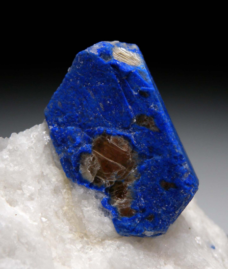 Lazurite ps. Phlogopite from Ladjuar Medam, Sar-e-Sang, Badakhshan, Afghanistan [db_pics/pics/p389c.jpg]