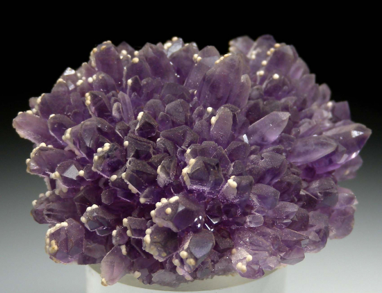 Calcite on Amethyst from Guanajuato, Mexico [db_pics/pics/p398a.jpg]