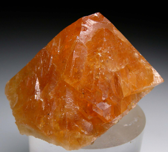 Scheelite from Mt Xuebaoding, Ping Wu, Sichuan Prov., China [db_pics/pics/p403a.jpg]