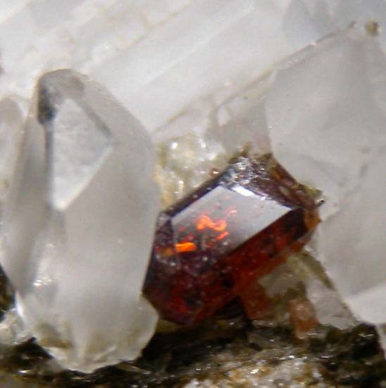 Vesuvianite with Calcite from Kharan, Balochistan, Pakistan [db_pics/pics/p442e.jpg]