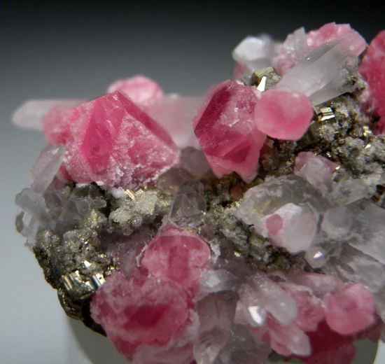 Rhodochrosite, Quartz on Pyrite from Santa Rita Mine, Morococha District, Yauli Province, Junín, Peru [db_pics/pics/p444e.jpg]